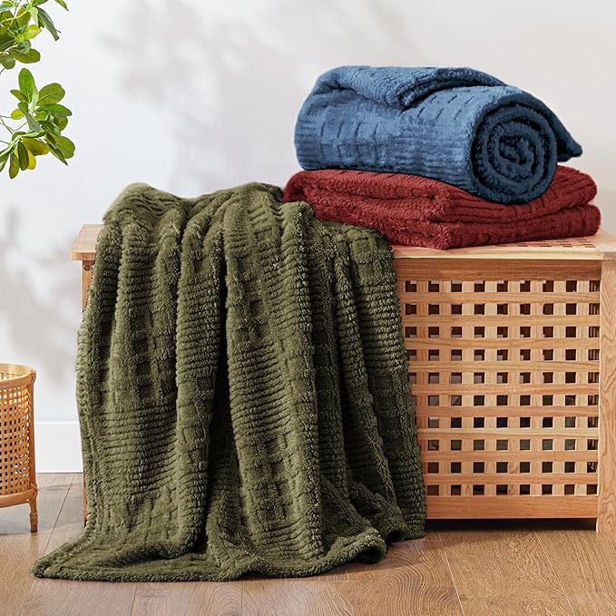 EXQ Home Fleece Throw Blanket for Couch or Bed - 3D Waffle Patchwork Pattern Jacquard Decorative Blankets - Cozy Soft Lightweight Fuzzy Flannel Blanket Suitable for All Seasons(50"×60", Moss Green)