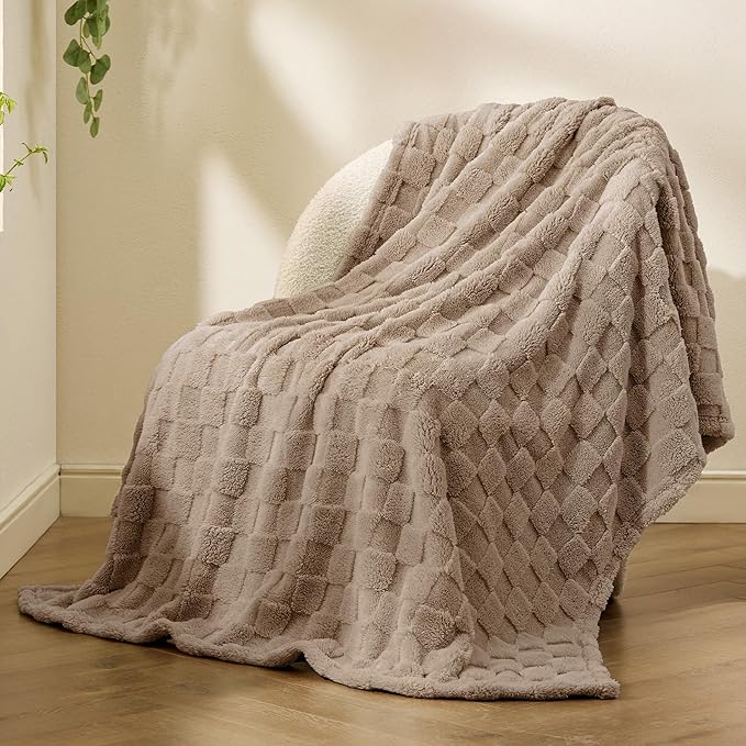 Bedsure GentleSoft Light Brown Twin XL Blanket for Bed - Super Soft Cozy Fleece Blankets for Kids, Cute Throws for Girls, Dorm Room Essentials for Girls Teens Back to School, 66x90 Inches