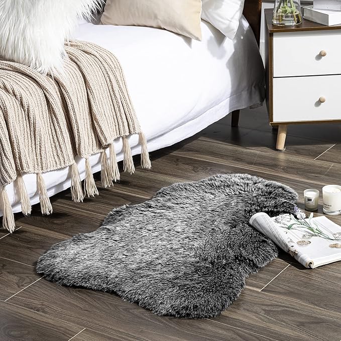 Ashler HOME DECO Soft Fox Faux Fur Chair Couch Cover Area Rug for Bedroom Floor Sofa Living Room Black White 2 x 2.8 ft