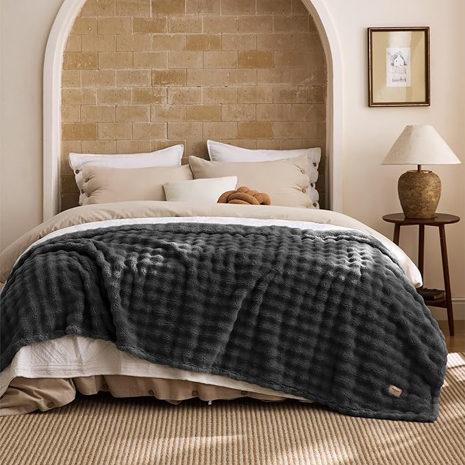 Bedsure 3D Fleece Bubble Blanket - GentleSoft Grey King Blanket for Sofa Bed Room Decor - Luxury Soft Cozy Gifts for Kids, Lightweight, All Seasons, Dark Grey, 108"×90"
